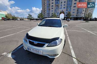 Daewoo Gentra  2014