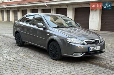 Daewoo Gentra  2014