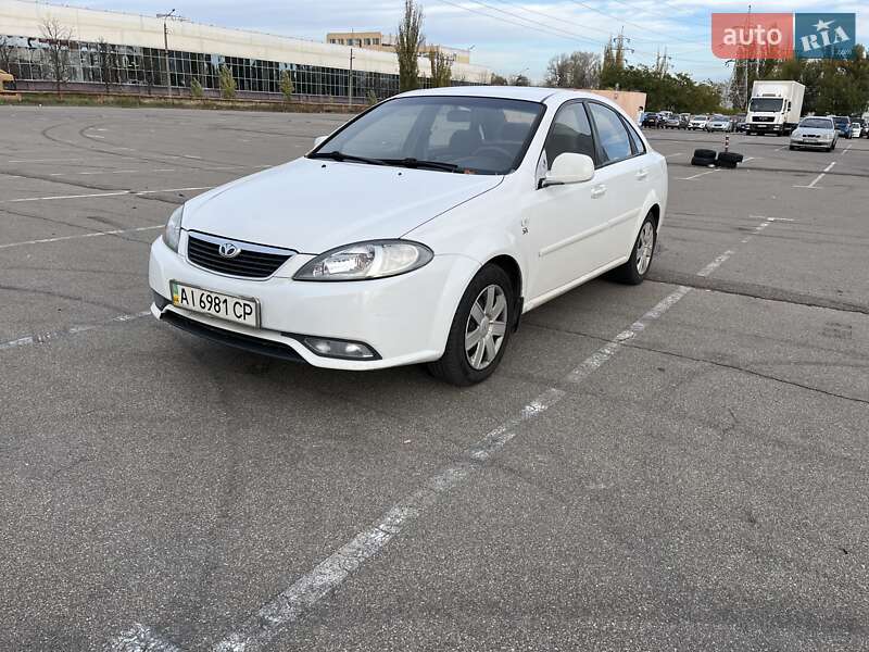 Седан Daewoo Gentra