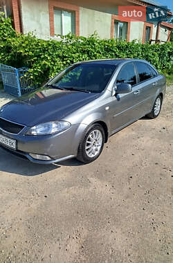 Daewoo Gentra  2013