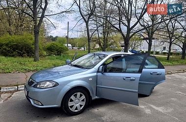 Daewoo Gentra  2014