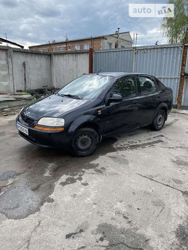 Седан Daewoo Kalos