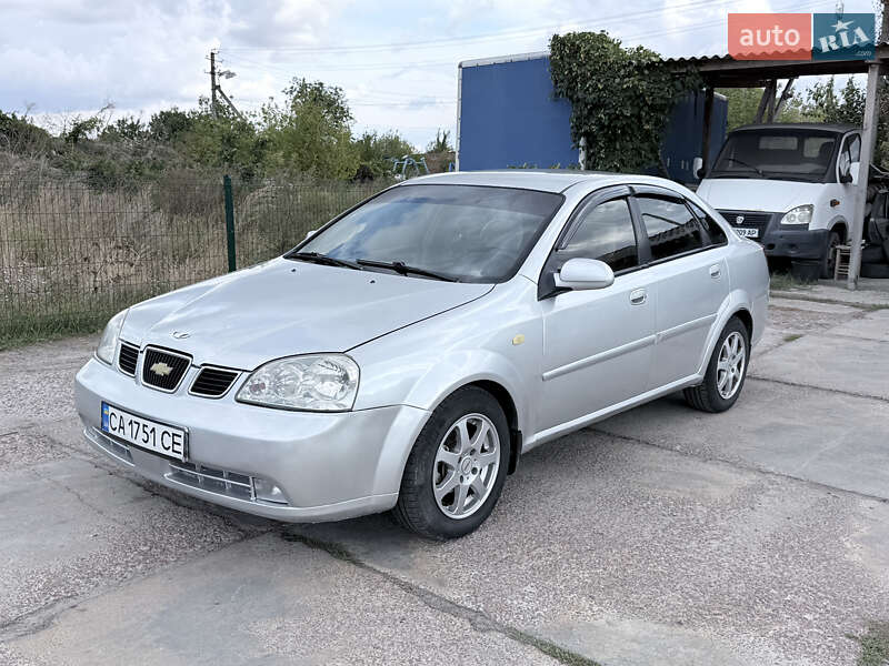 Седан Daewoo Lacetti
