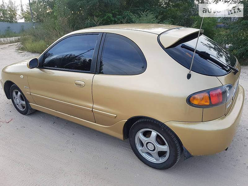 Daewoo Lanos 2003 року