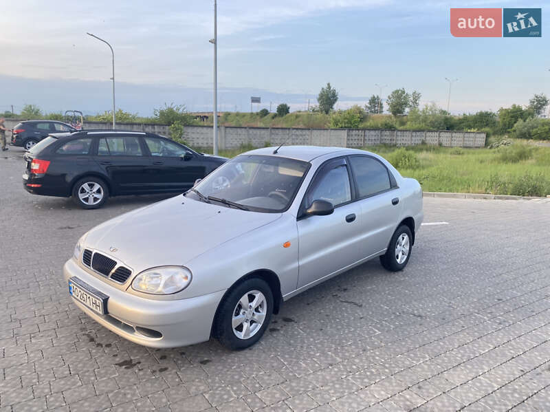 Седан Daewoo Lanos 2005 в Ужгороді