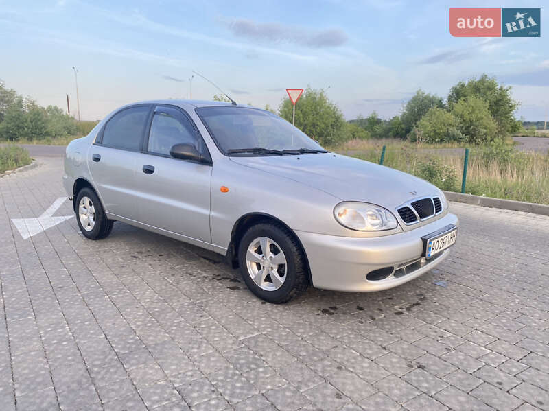 Седан Daewoo Lanos 2005 в Ужгороді