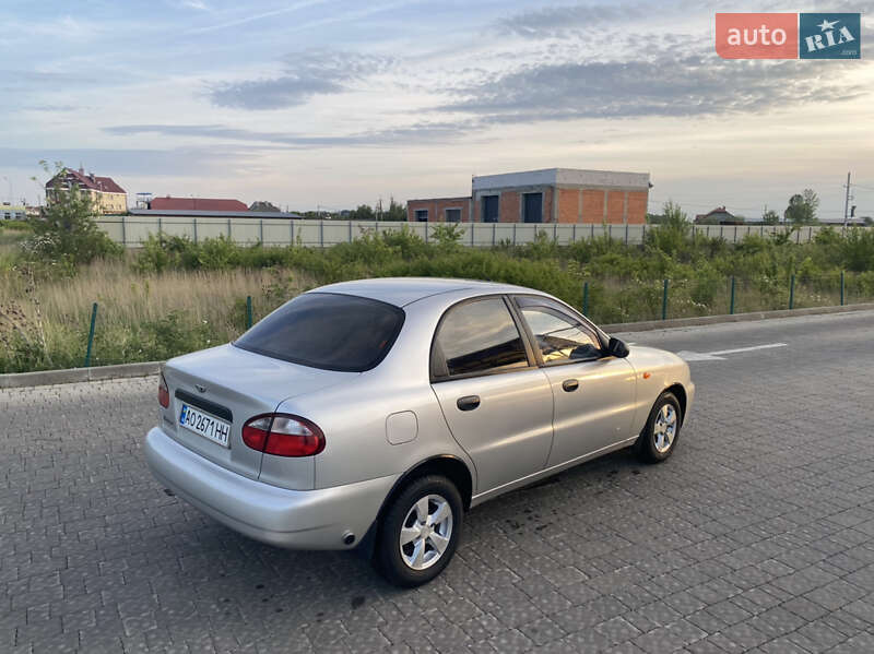 Седан Daewoo Lanos 2005 в Ужгороді