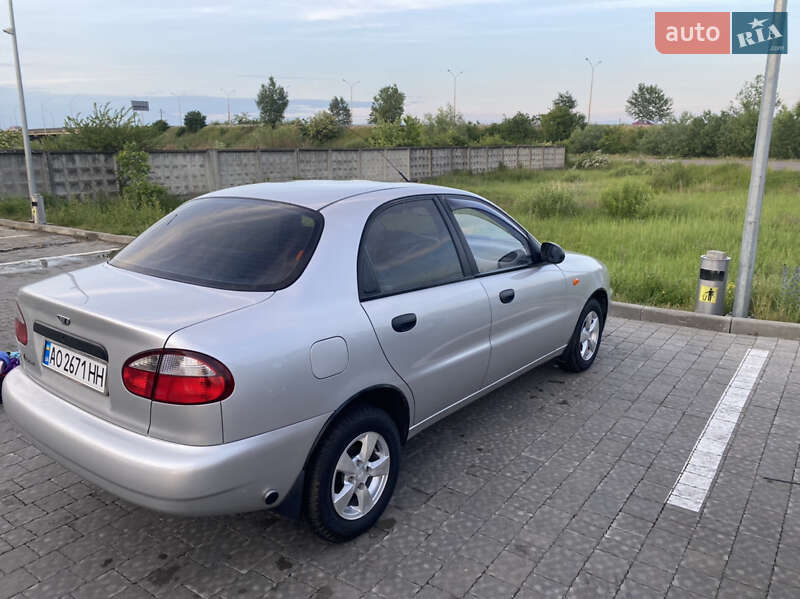 Седан Daewoo Lanos 2005 в Ужгороді