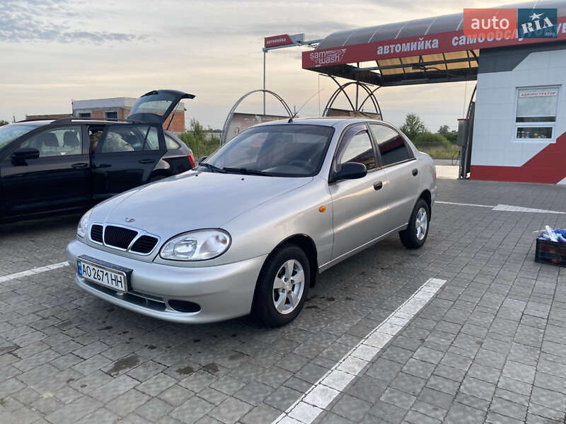 Седан Daewoo Lanos 2005 в Ужгороді