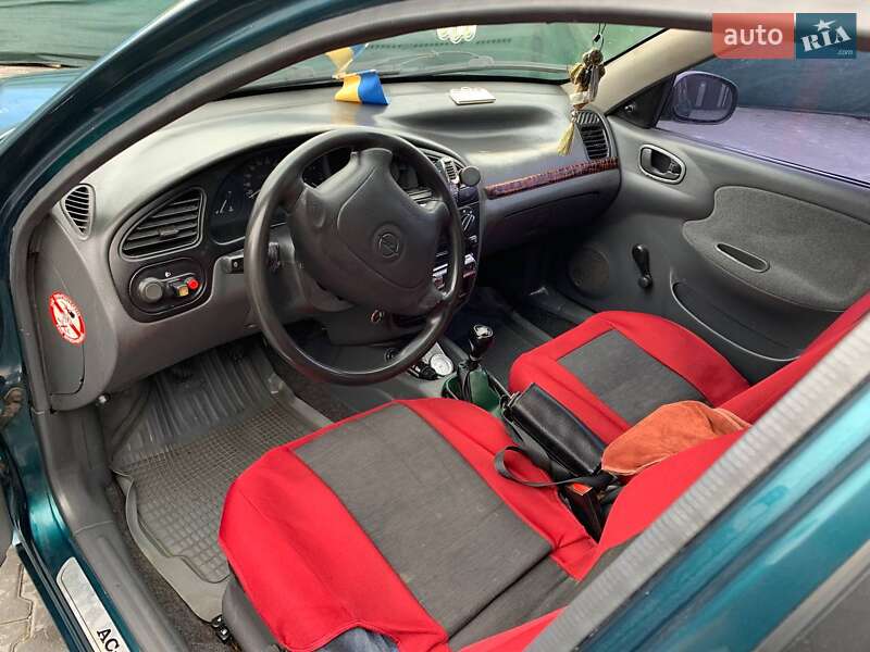 Седан Daewoo Lanos 2004 в Львові