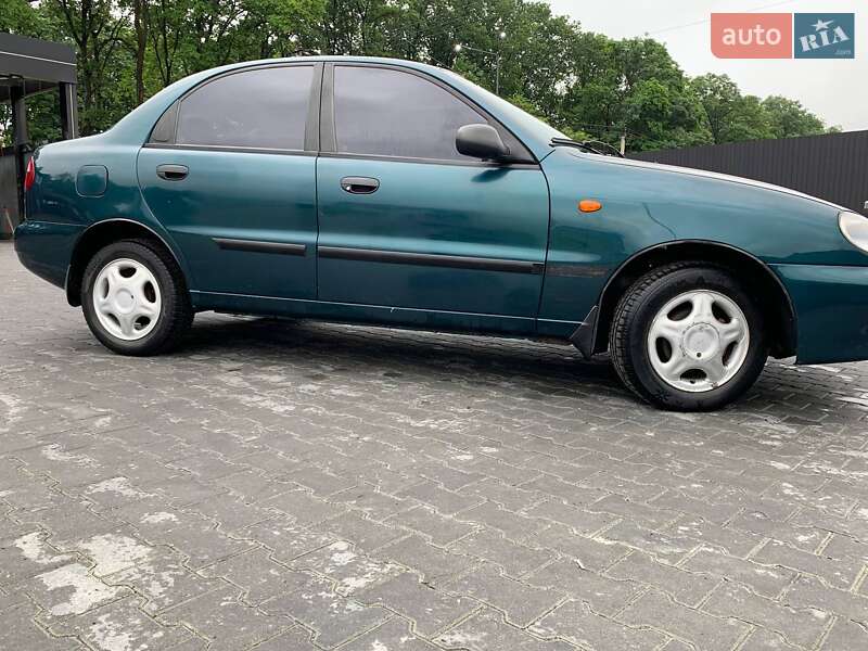 Седан Daewoo Lanos 2004 в Львові