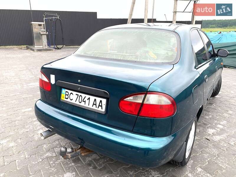 Седан Daewoo Lanos 2004 в Львові