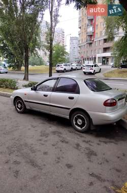 Седан Daewoo Lanos 2004 в Киеве