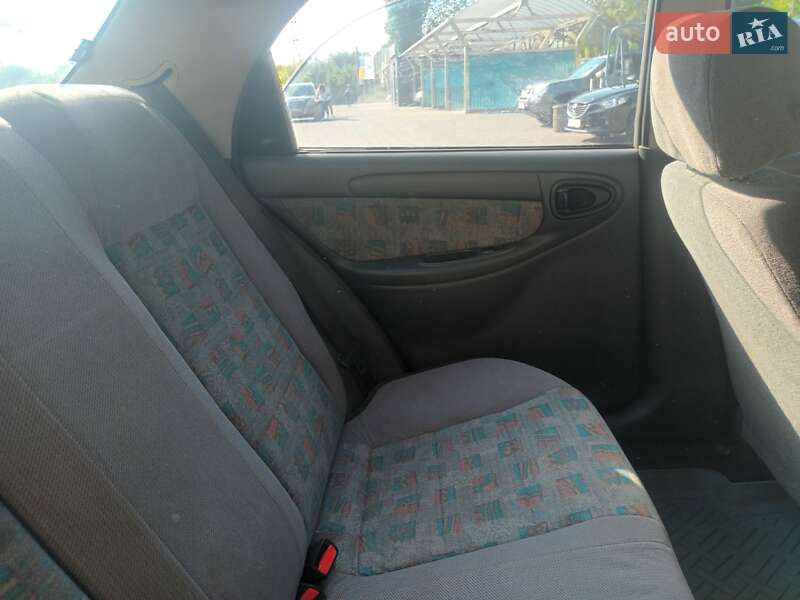 Седан Daewoo Lanos 2005 в Днепре