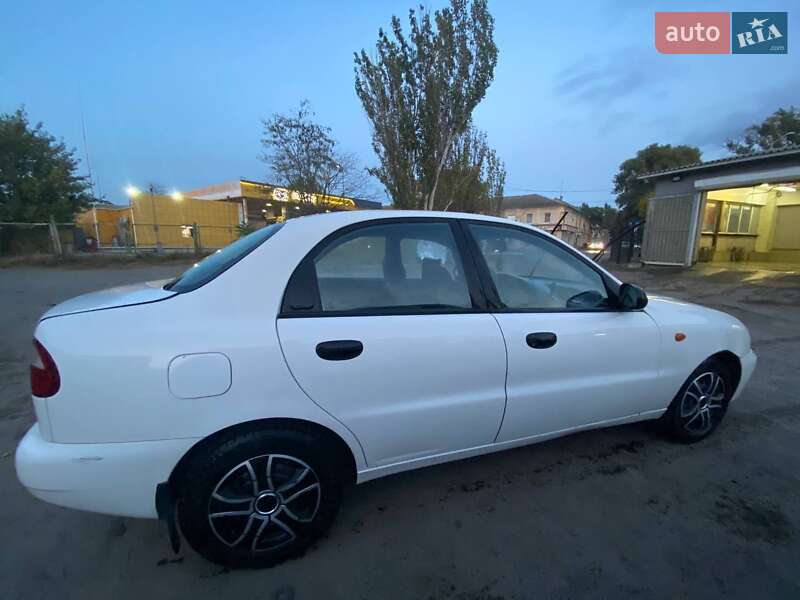 Седан Daewoo Lanos 2004 в Одесі
