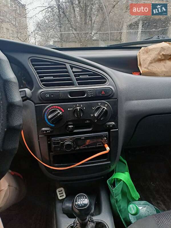 Седан Daewoo Lanos 2004 в Харькове