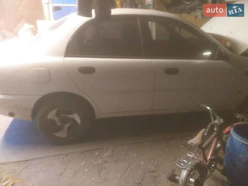 Седан Daewoo Lanos 2002 в Вознесенске