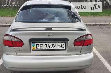 Daewoo Lanos  2001