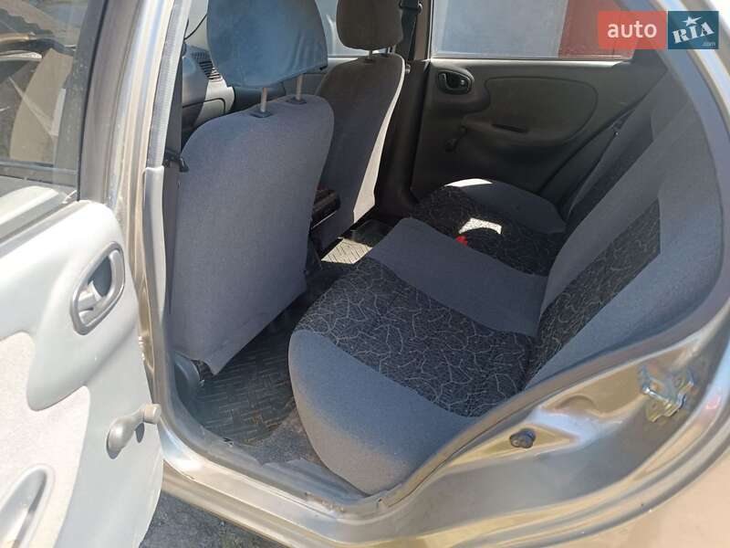 Седан Daewoo Lanos 2004 в Підгайцях