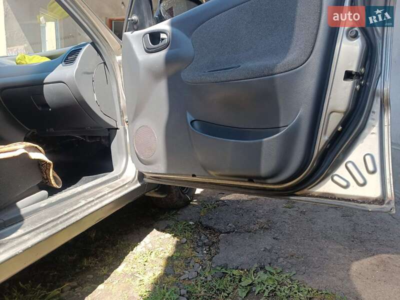 Седан Daewoo Lanos 2004 в Підгайцях