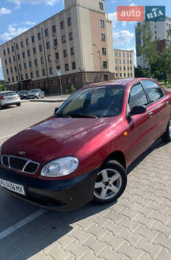 Daewoo Lanos  1998