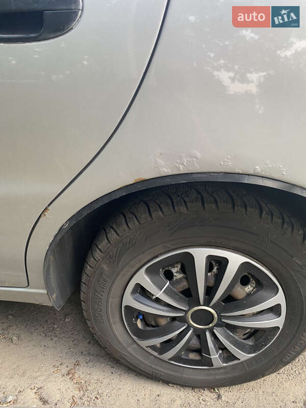 Седан Daewoo Lanos 2004 в Харькове