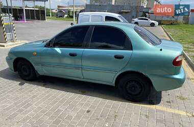 Daewoo Lanos  1998
