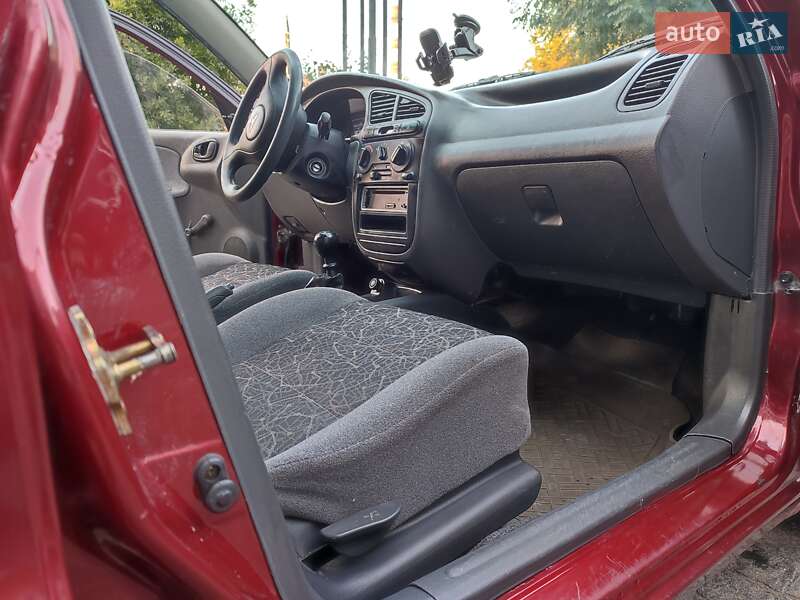 Седан Daewoo Lanos 2005 в Черновцах
