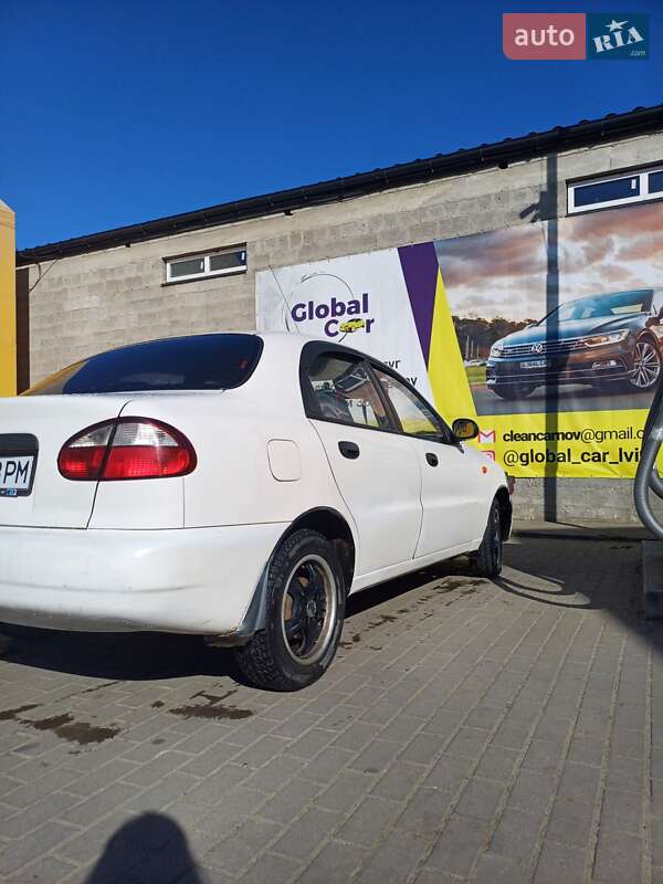 Седан Daewoo Lanos 2006 в Новояворовске