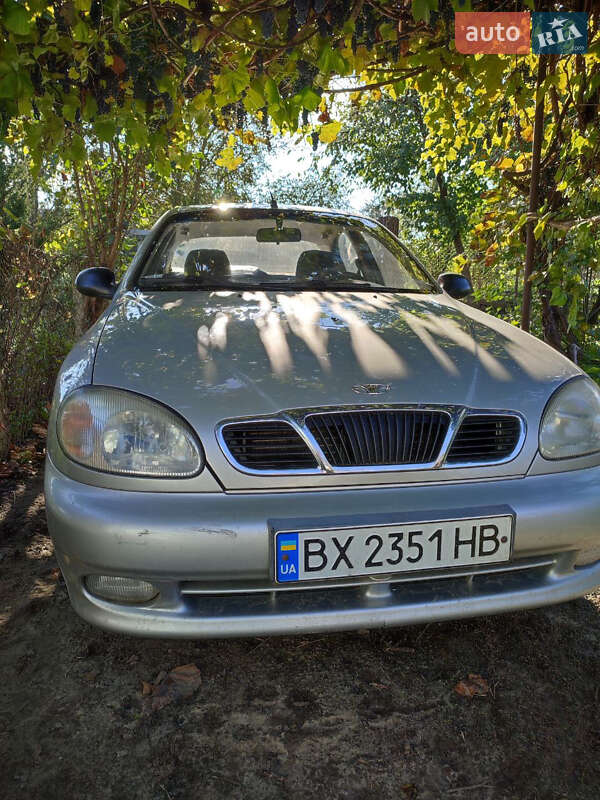 Седан Daewoo Lanos 2004 в Великих Межиричах