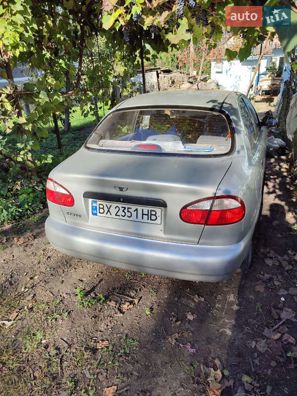 Седан Daewoo Lanos 2004 в Великих Межиричах