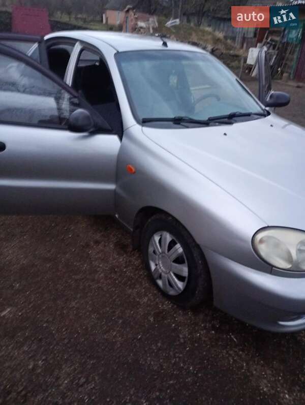 Седан Daewoo Lanos 2004 в Казатине