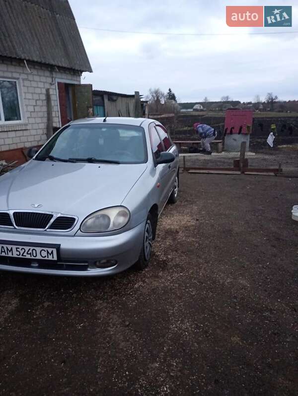 Седан Daewoo Lanos 2004 в Казатине
