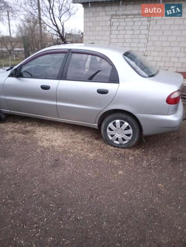 Седан Daewoo Lanos 2004 в Казатине