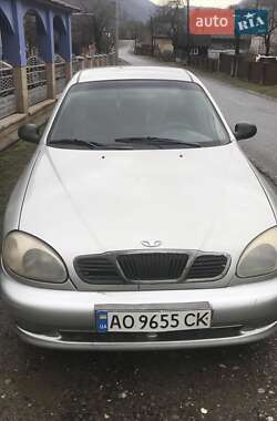 Daewoo Lanos  2001