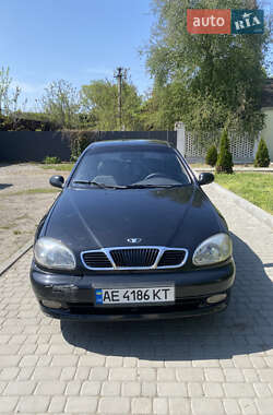 Daewoo Lanos  2001