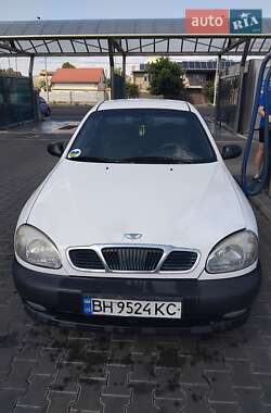 Daewoo Lanos  1998
