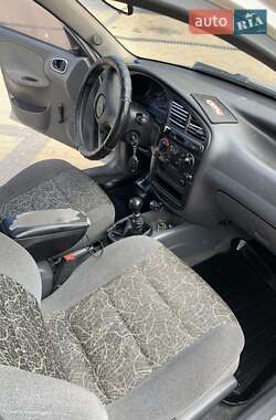 Daewoo Lanos  2004