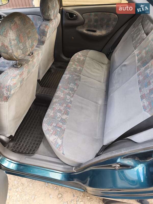 Седан Daewoo Lanos 2000 в Києві