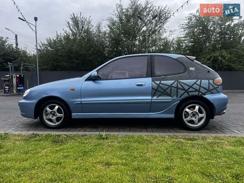 Хэтчбек Daewoo Lanos 2003 в Днепре