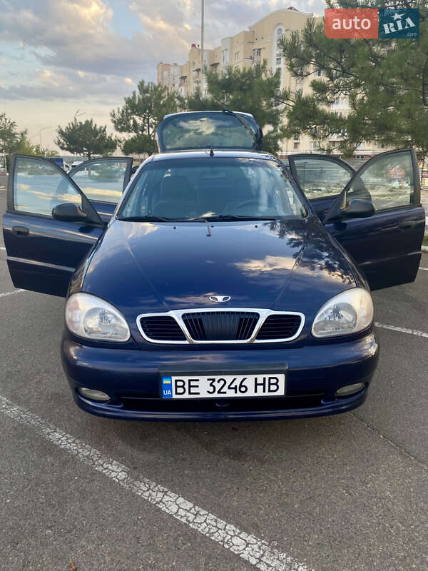Хетчбек Daewoo Lanos