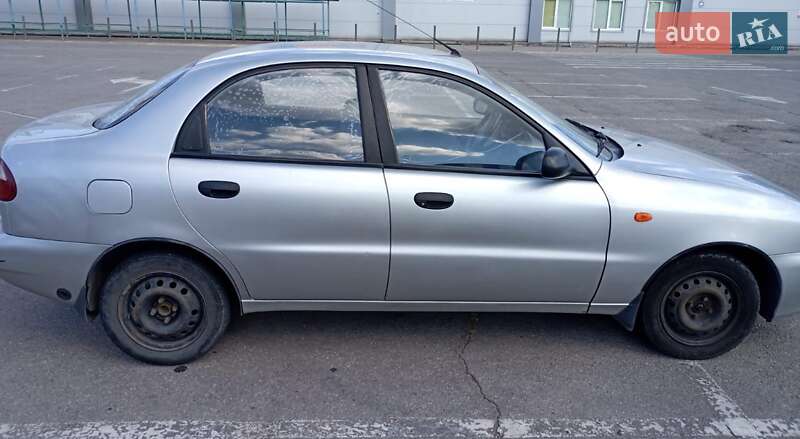 Седан Daewoo Lanos 2004 в Запоріжжі