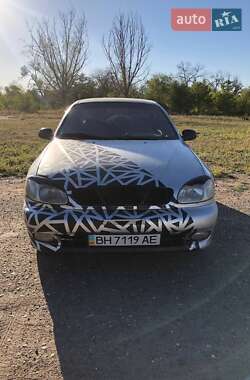 Daewoo Lanos  1998