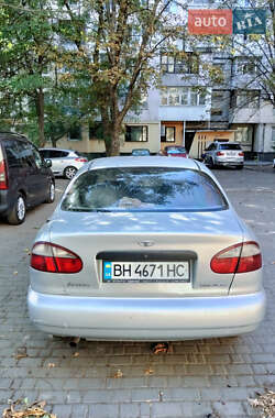 Daewoo Lanos  2001
