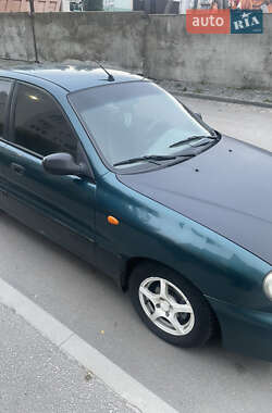 Daewoo Lanos  2005
