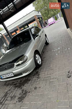Daewoo Lanos  2003