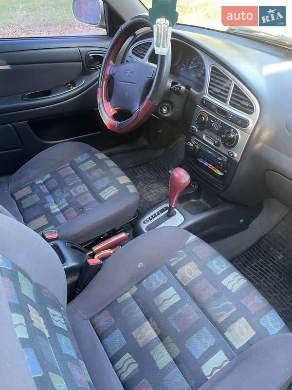 Хетчбек Daewoo Lanos