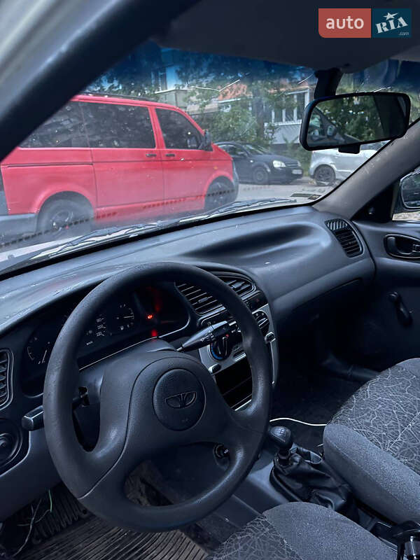 Седан Daewoo Lanos 2004 в Киеве