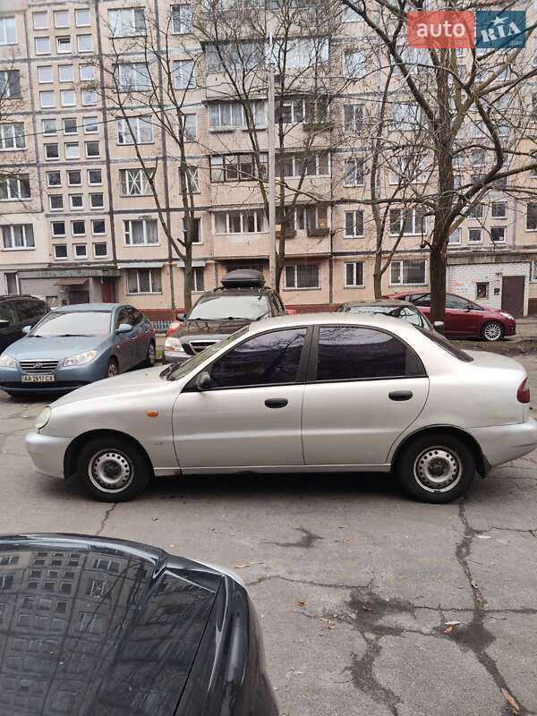 Седан Daewoo Lanos 2003 в Киеве