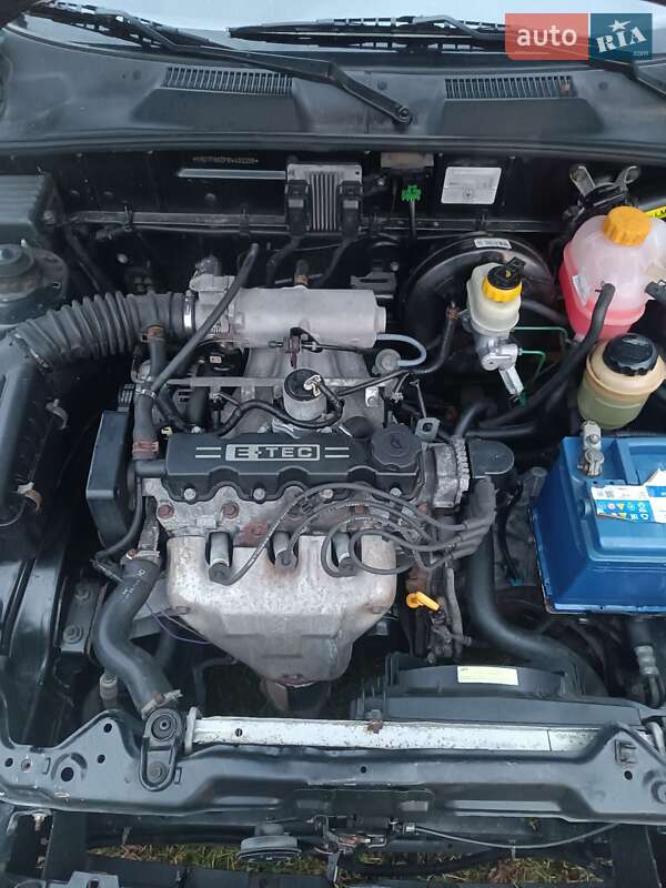 Седан Daewoo Lanos 2009 в Житомире
